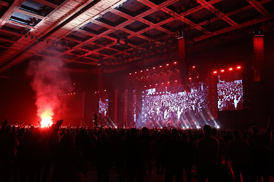 Приборы SGM в сценическом оформлении концерта рок-легенды - группы ДДТ