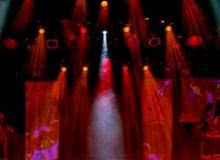 Фото Прожекторы ETC Source Four LED Lustr в опере "Американский идиот"